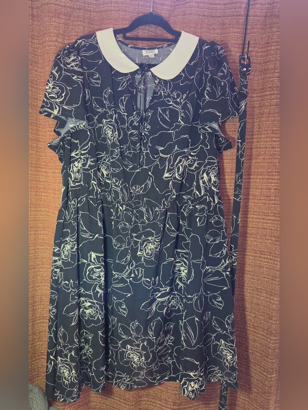 Unique Vintage Plus Size, Black & White Floral , Fit & Flare Dress, Size 5X/26